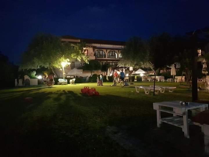Hotel Papanikolaou 伊里斯斯 外观 照片